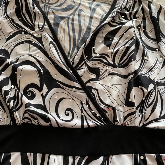 Top - Picture 4 of 6